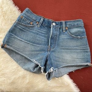 Levi’s 501 cut off button fly high rise shorts sz.25